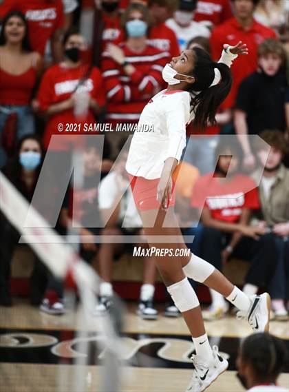 Thumbnail 3 in  Bishop Diego @ Harvard-Westlake photogallery.