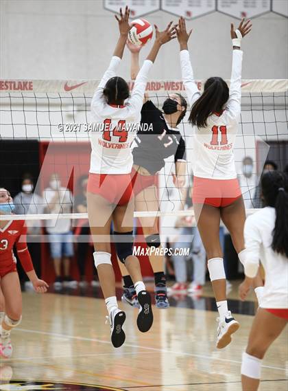 Thumbnail 2 in  Bishop Diego @ Harvard-Westlake photogallery.