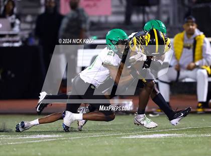 Thumbnail 2 in Narbonne vs. King/Drew photogallery.