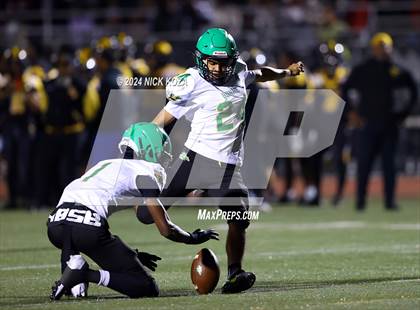 Thumbnail 2 in Narbonne vs. King/Drew photogallery.