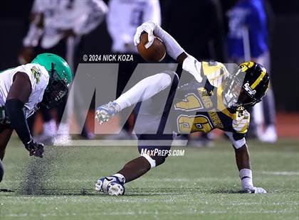 Thumbnail 2 in Narbonne vs. King/Drew photogallery.