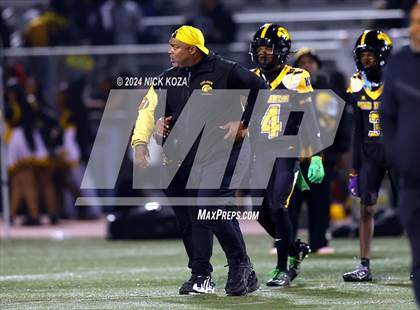 Thumbnail 3 in Narbonne vs. King/Drew photogallery.