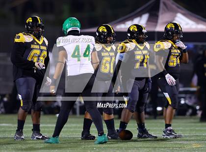 Thumbnail 3 in Narbonne vs. King/Drew photogallery.