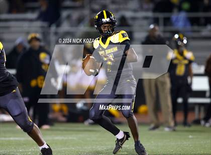 Thumbnail 2 in Narbonne vs. King/Drew photogallery.