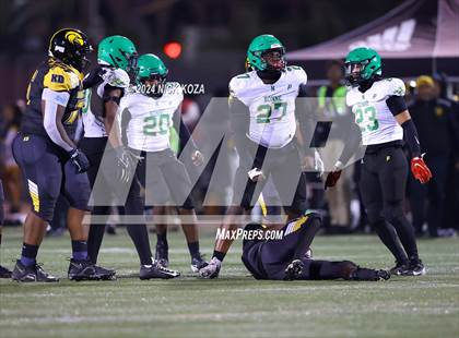 Thumbnail 2 in Narbonne vs. King/Drew photogallery.