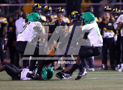 Thumbnail 2 in Narbonne vs. King/Drew photogallery.