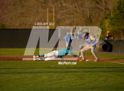 Thumbnail 2 in Oscar Smith @ Hickory photogallery.