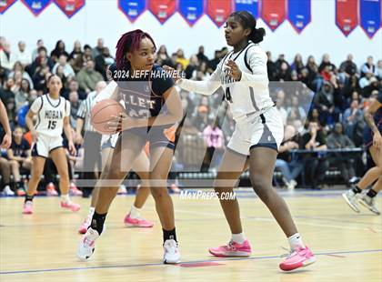 Thumbnail 1 in Archbishop Hoban vs. Ellet (OHSAA D1 District Semifinal) photogallery.
