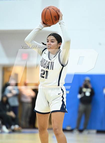 Thumbnail 1 in Archbishop Hoban vs. Ellet (OHSAA D1 District Semifinal) photogallery.