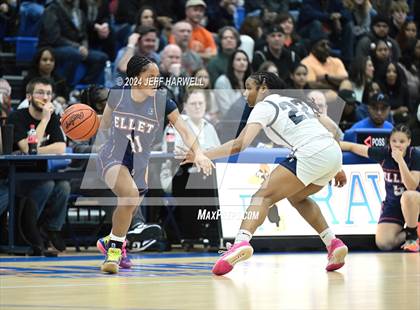 Thumbnail 3 in Archbishop Hoban vs. Ellet (OHSAA D1 District Semifinal) photogallery.