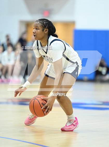 Thumbnail 1 in Archbishop Hoban vs. Ellet (OHSAA D1 District Semifinal) photogallery.