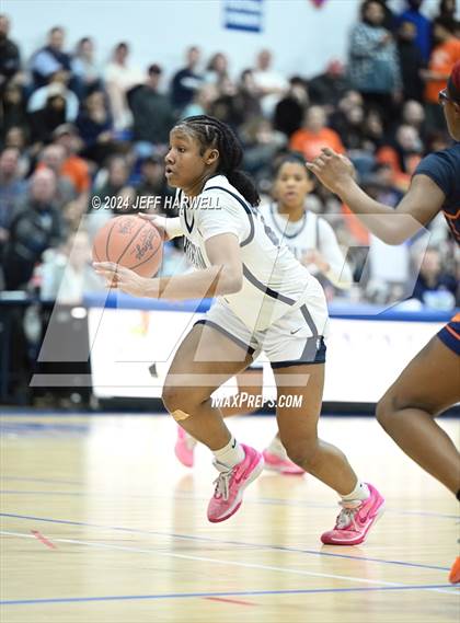Thumbnail 2 in Archbishop Hoban vs. Ellet (OHSAA D1 District Semifinal) photogallery.