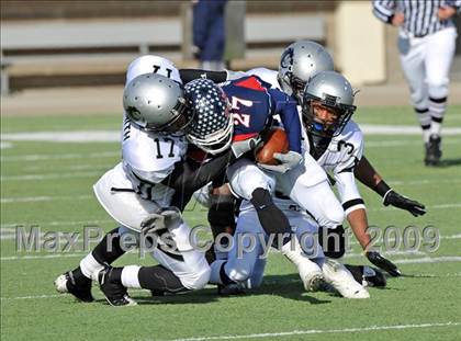 Thumbnail 2 in Ryan vs. Guyer (Texas 4A Region I D1 Final) photogallery.