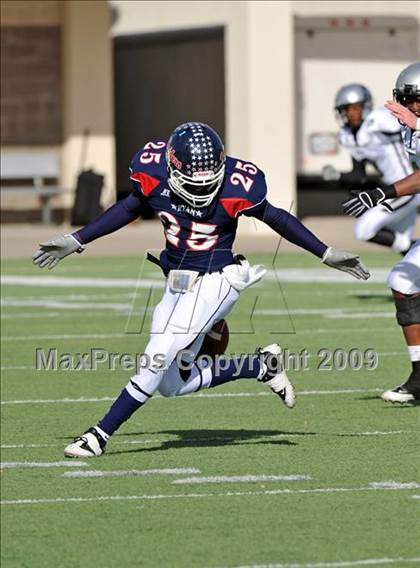 Thumbnail 2 in Ryan vs. Guyer (Texas 4A Region I D1 Final) photogallery.