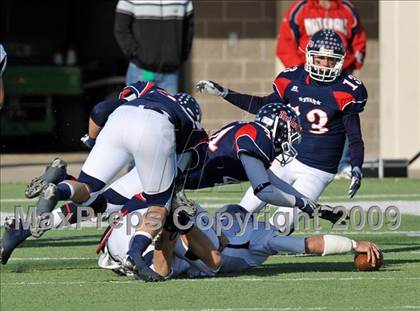Thumbnail 1 in Ryan vs. Guyer (Texas 4A Region I D1 Final) photogallery.