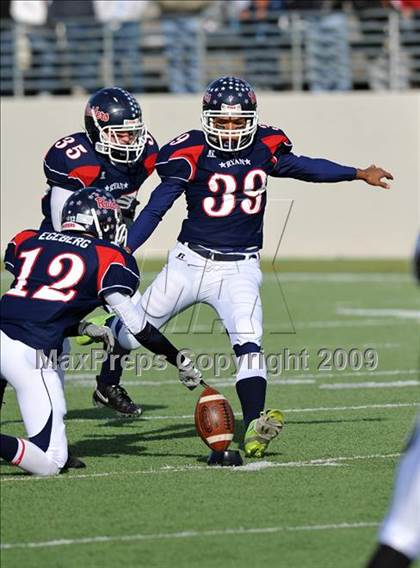Thumbnail 3 in Ryan vs. Guyer (Texas 4A Region I D1 Final) photogallery.