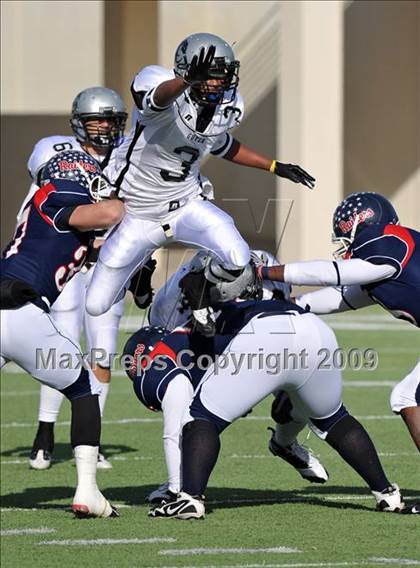 Thumbnail 1 in Ryan vs. Guyer (Texas 4A Region I D1 Final) photogallery.