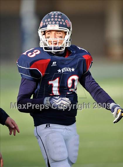 Thumbnail 1 in Ryan vs. Guyer (Texas 4A Region I D1 Final) photogallery.