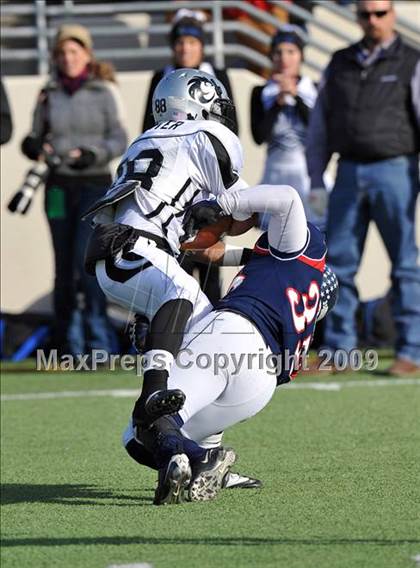 Thumbnail 2 in Ryan vs. Guyer (Texas 4A Region I D1 Final) photogallery.