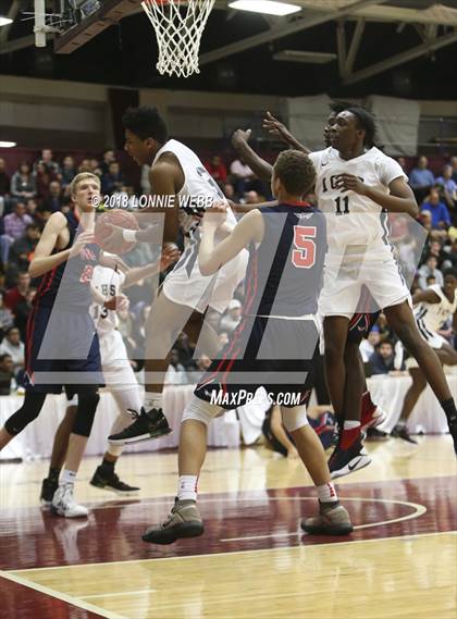 Thumbnail 3 in Findlay Prep vs. Immaculate Conception (Spalding Hoophall Classic) photogallery.