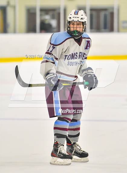 Thumbnail 2 in Toms River South/Toms River East vs Southern Regional photogallery.
