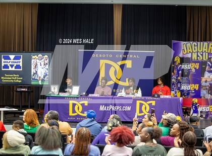 Thumbnail 2 in DeSoto Central Signing Day photogallery.