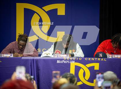 Thumbnail 2 in DeSoto Central Signing Day photogallery.