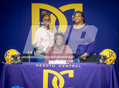 Thumbnail 3 in DeSoto Central Signing Day photogallery.
