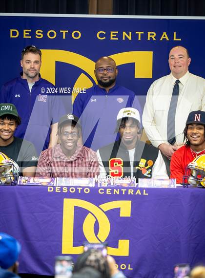 Thumbnail 2 in DeSoto Central Signing Day photogallery.