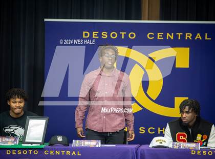 Thumbnail 3 in DeSoto Central Signing Day photogallery.