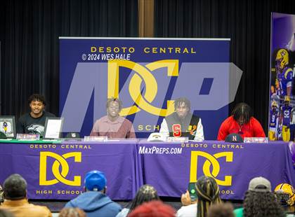 Thumbnail 2 in DeSoto Central Signing Day photogallery.