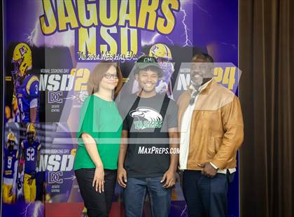 Thumbnail 2 in DeSoto Central Signing Day photogallery.