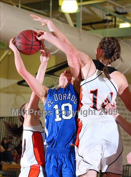 Thumbnail 3 in El Dorado vs. Roseville (Whitney Wildcat Tournament) photogallery.