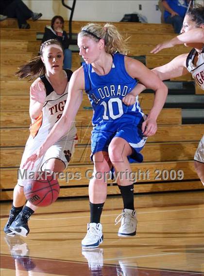 Thumbnail 1 in El Dorado vs. Roseville (Whitney Wildcat Tournament) photogallery.