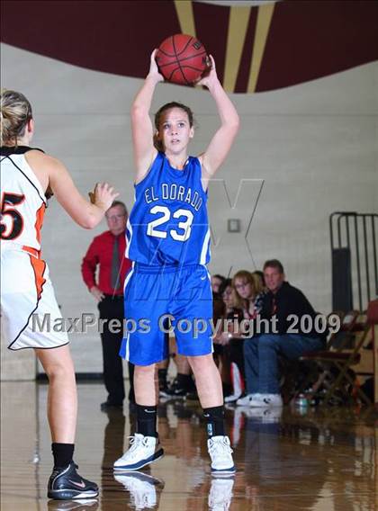 Thumbnail 2 in El Dorado vs. Roseville (Whitney Wildcat Tournament) photogallery.