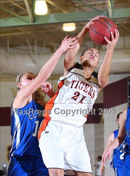 Thumbnail 1 in El Dorado vs. Roseville (Whitney Wildcat Tournament) photogallery.