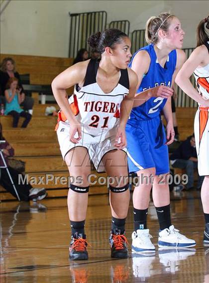 Thumbnail 2 in El Dorado vs. Roseville (Whitney Wildcat Tournament) photogallery.