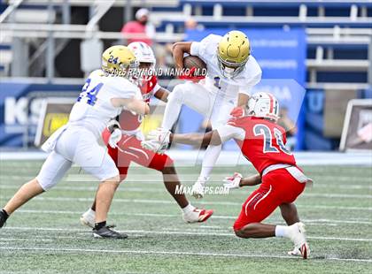 Thumbnail 2 in Chaminade-Madonna vs. Cardinal Newman (FHSAA 1A Final) photogallery.