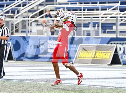 Thumbnail 2 in Chaminade-Madonna vs. Cardinal Newman (FHSAA 1A Final) photogallery.