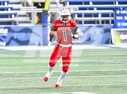 Thumbnail 3 in Chaminade-Madonna vs. Cardinal Newman (FHSAA 1A Final) photogallery.