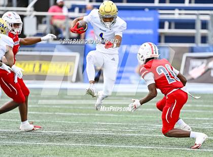 Thumbnail 2 in Chaminade-Madonna vs. Cardinal Newman (FHSAA 1A Final) photogallery.