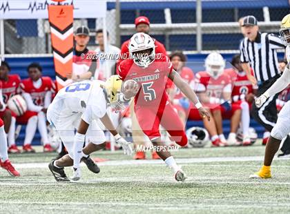 Thumbnail 2 in Chaminade-Madonna vs. Cardinal Newman (FHSAA 1A Final) photogallery.