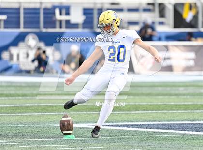 Thumbnail 1 in Chaminade-Madonna vs. Cardinal Newman (FHSAA 1A Final) photogallery.