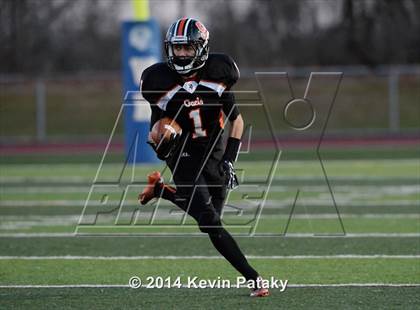 Thumbnail 3 in Xavier vs. Shelton (CIAC Class LL-Small Final) photogallery.