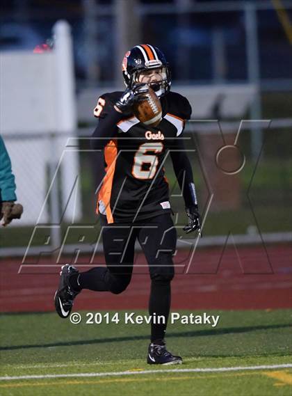 Thumbnail 3 in Xavier vs. Shelton (CIAC Class LL-Small Final) photogallery.