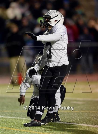 Thumbnail 3 in Xavier vs. Shelton (CIAC Class LL-Small Final) photogallery.