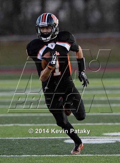Thumbnail 2 in Xavier vs. Shelton (CIAC Class LL-Small Final) photogallery.