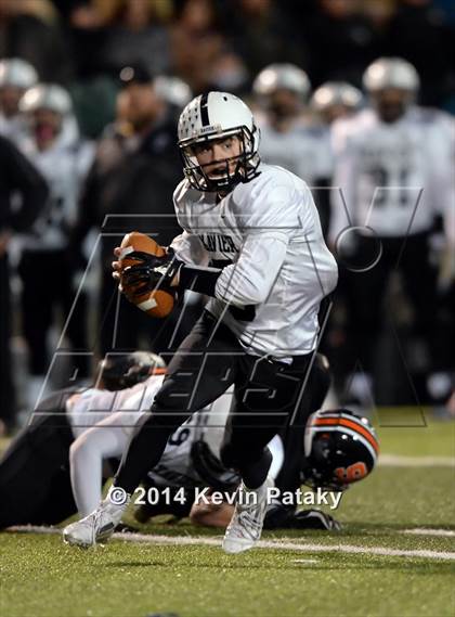 Thumbnail 1 in Xavier vs. Shelton (CIAC Class LL-Small Final) photogallery.