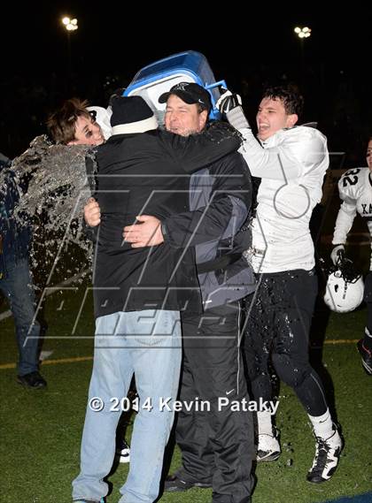 Thumbnail 2 in Xavier vs. Shelton (CIAC Class LL-Small Final) photogallery.