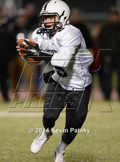 Thumbnail 3 in Xavier vs. Shelton (CIAC Class LL-Small Final) photogallery.
